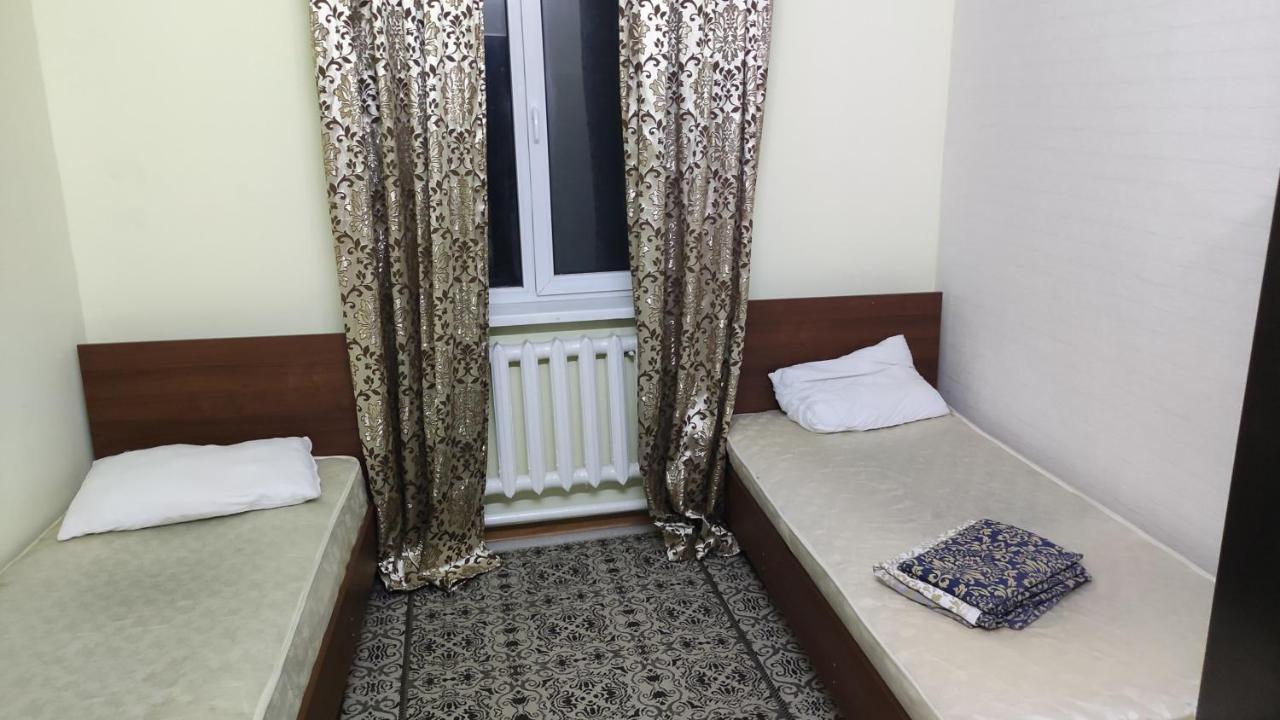 Хостел На Барахолки Almaty Extérieur photo